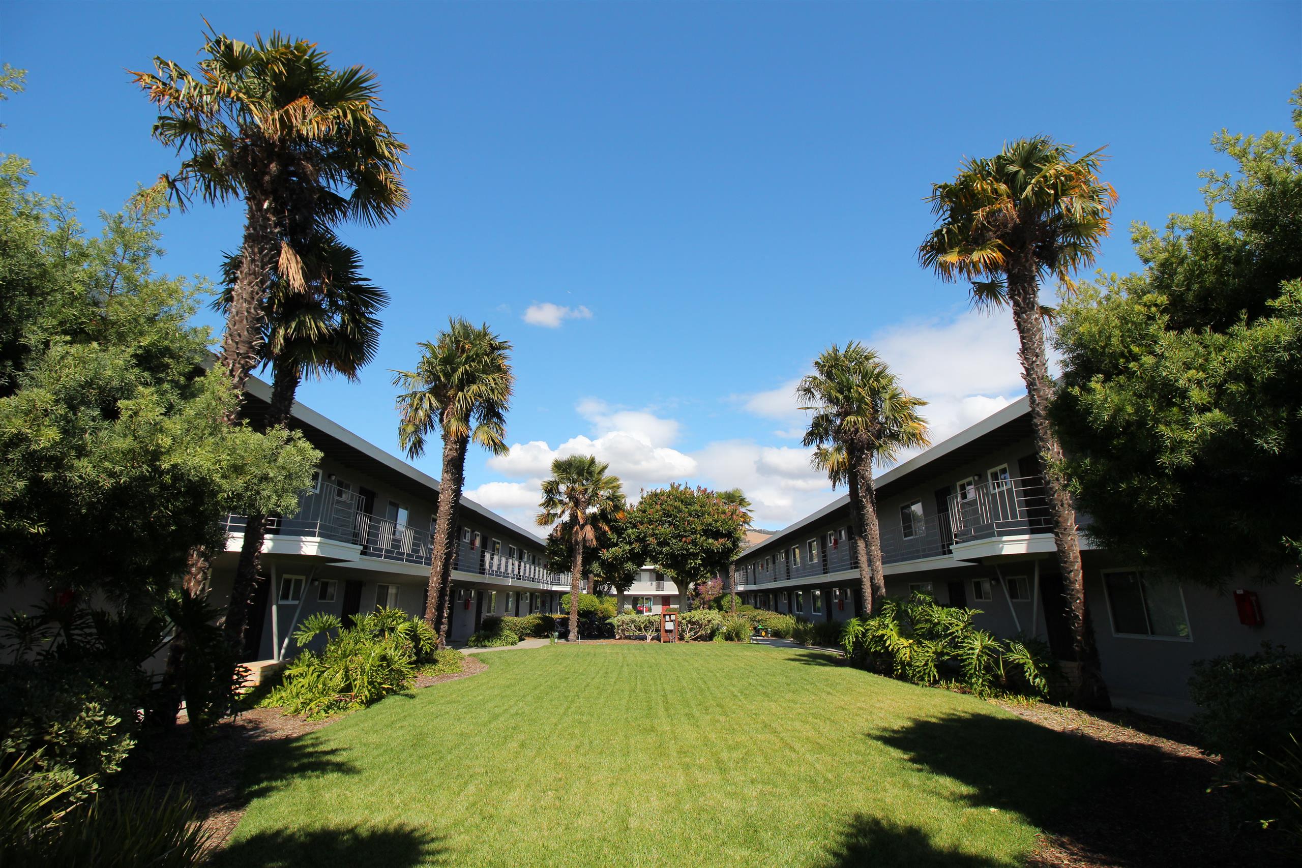 Parklane Apts photo 4